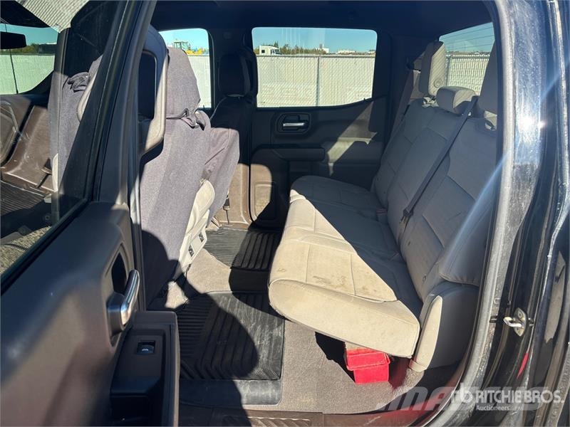 Chevrolet Silverado 1500 LT 4x4 Crew Cab Pickup 其他
