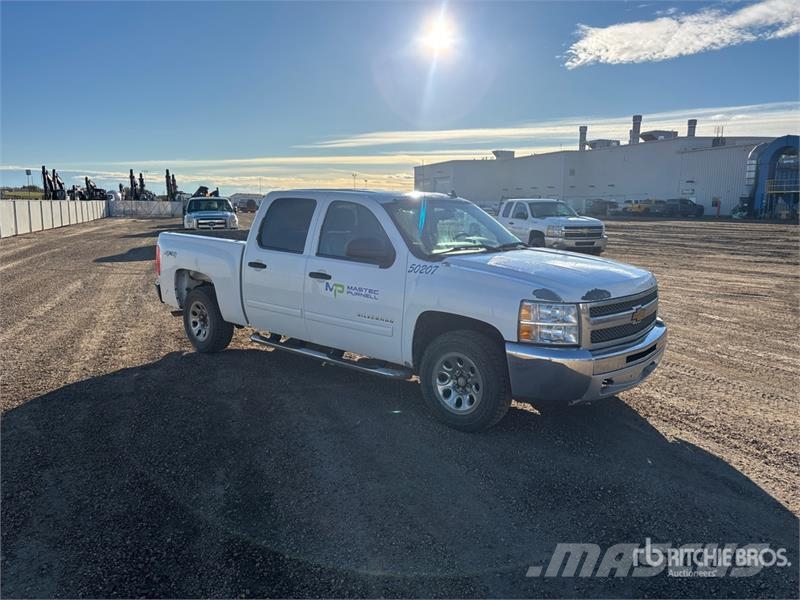 Chevrolet Silverado 1500 LT 4x4 Crew Cab Pickup أخرى