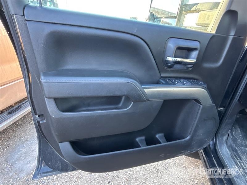Chevrolet Silverado 1500 LT 4x4 Crew Cab Hybrid Pickup Diger