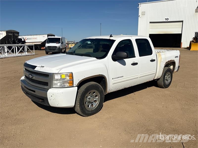 Chevrolet Silverado 1500 LS 4x4 Crew Cab Pickup Andre