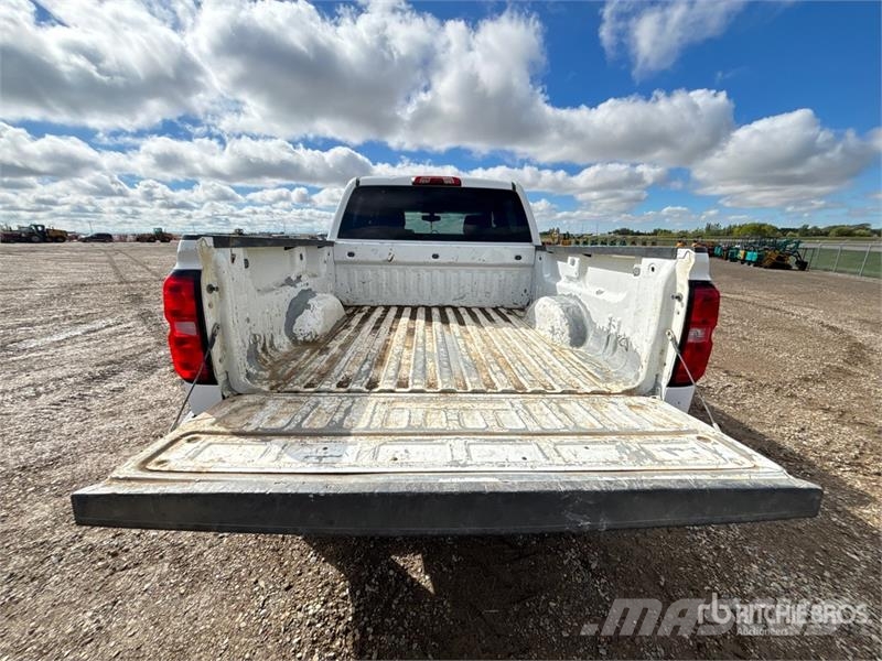 Chevrolet Silverado 1500 LT 4x4 Crew Cab Pickup Drugi