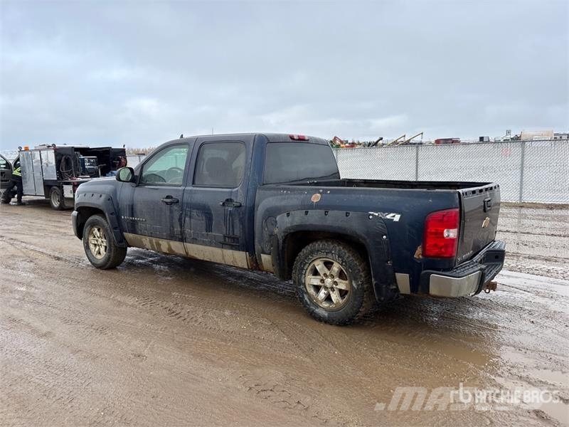 Chevrolet Silverado 1500 LT 4x4 Crew Cab Pickup Altele