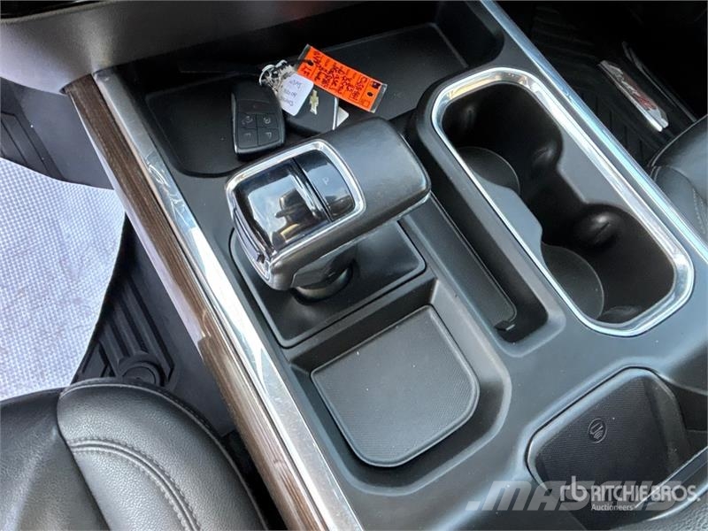 Chevrolet Silverado 1500 4x4 Crew Cab Pickup Drugi