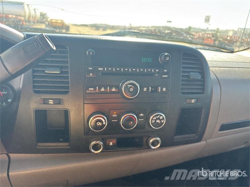 Chevrolet Silverado 1500 LS 4x4 Crew Cab Pickup Andre