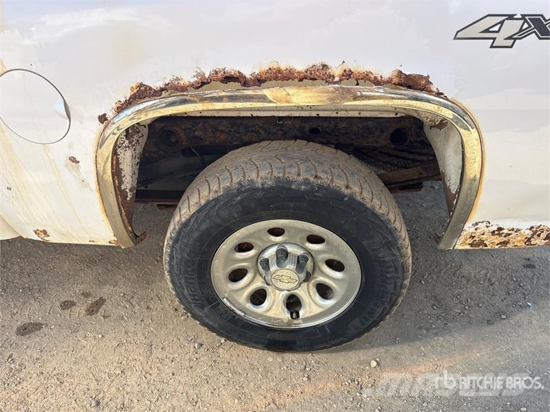 Chevrolet Silverado 1500 LS 4x4 Crew Cab Pickup Andre