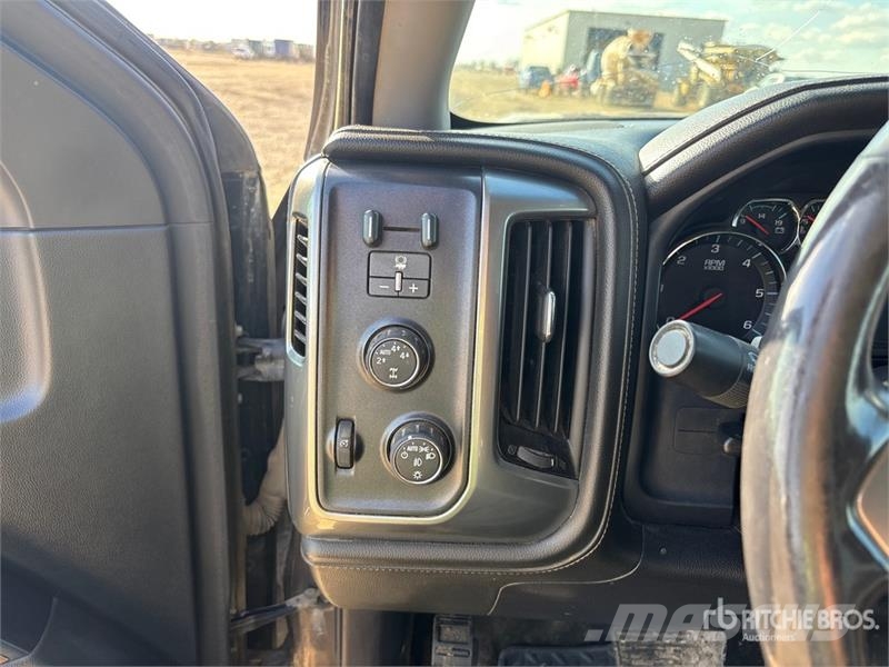 Chevrolet Silverado 1500 LTZ 4x4 Crew Cab Pickup Autre fourgon / utilitaire