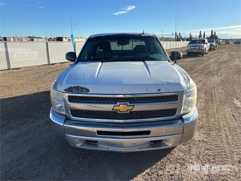 Chevrolet Silverado 1500 LT 4x4 Crew Cab Pickup أخرى