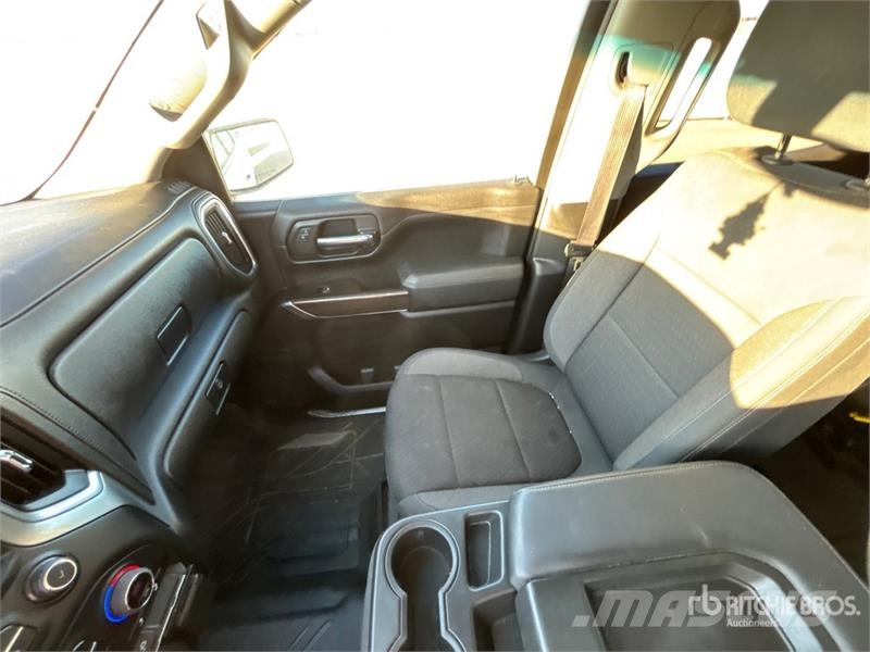 Chevrolet Silverado 1500 LT 4x4 Crew Cab Pickup Інше