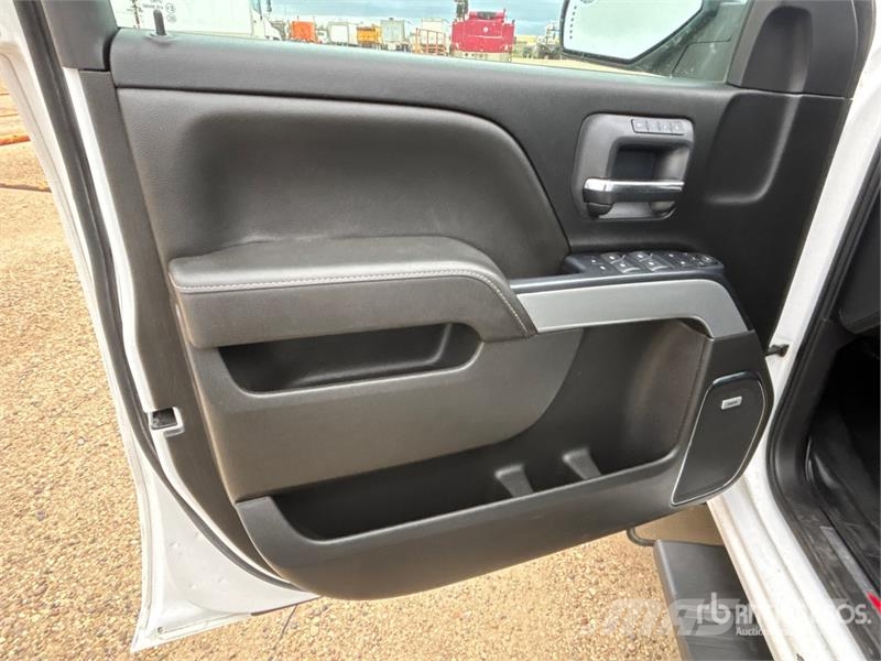 Chevrolet Silverado 1500 LT 4x4 Crew Cab Pickup Další