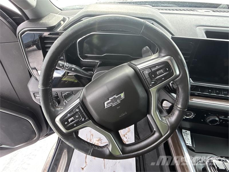 Chevrolet Silverado 1500 RST 4x4 Crew Cab Pickup Drugi