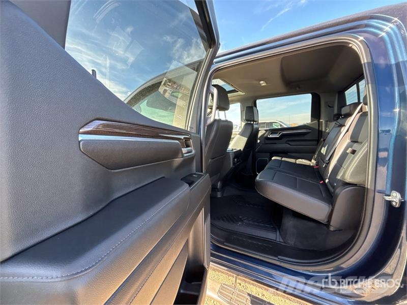 Chevrolet Silverado 1500 4x4 Crew Cab Pickup Drugi