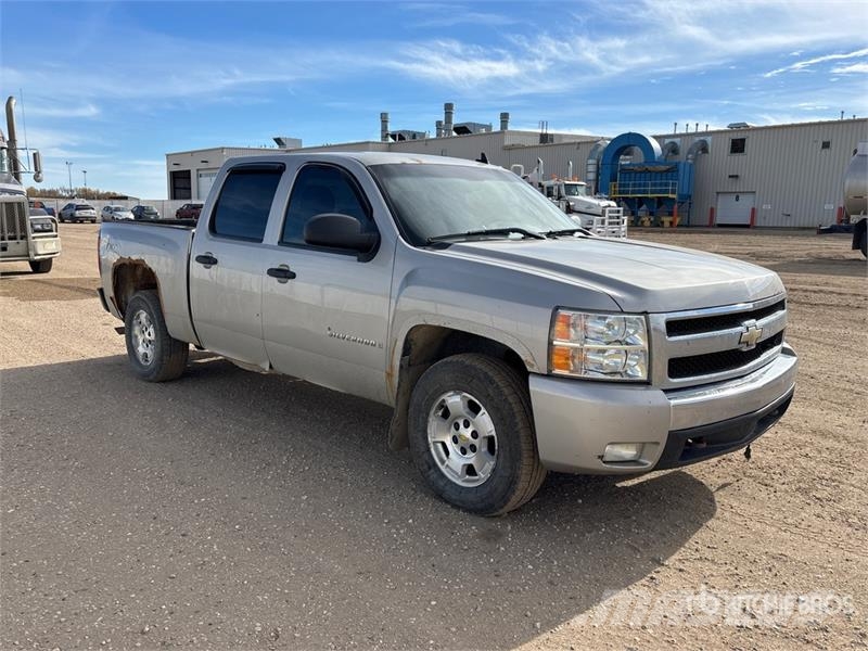 Chevrolet Silverado 1500 LT 4x4 Crew Cab Pickup Ostalo