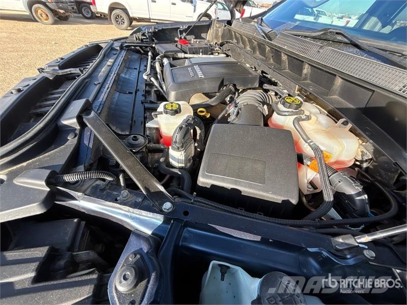 Chevrolet Silverado 1500 4x4 Crew Cab Pickup Drugi
