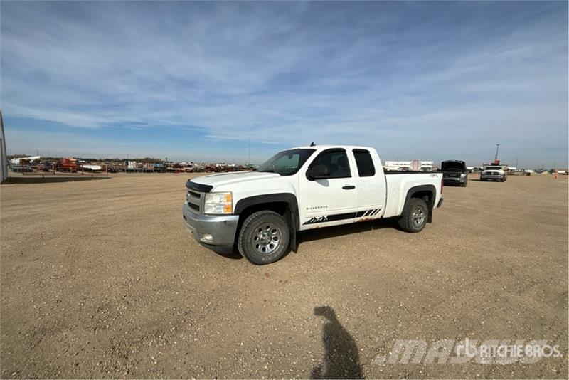 Chevrolet Silverado 1500 LT 4x4 Extended Cab Pickup Muu