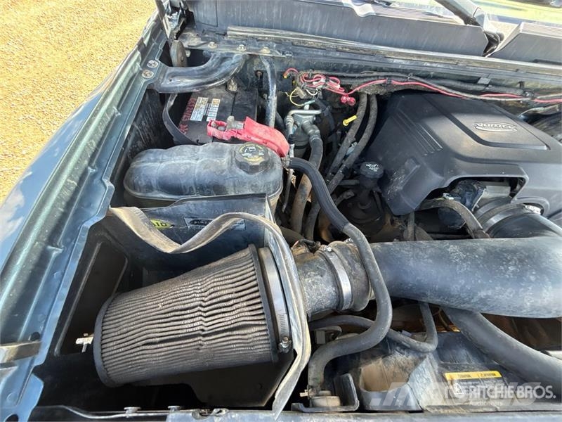Chevrolet Silverado 1500 LT 4x4 Crew Cab Pickup Ostalo