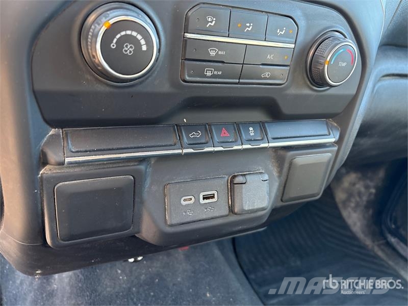 Chevrolet Silverado 1500 Custom 4x4 Extended Cab Pickup Anders