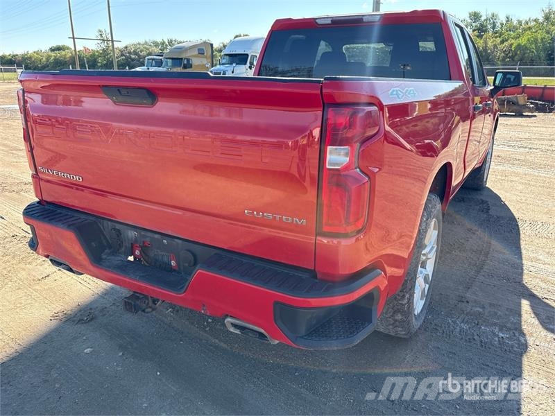 Chevrolet Silverado 1500 Custom 4x4 Extended Cab Pickup Anders