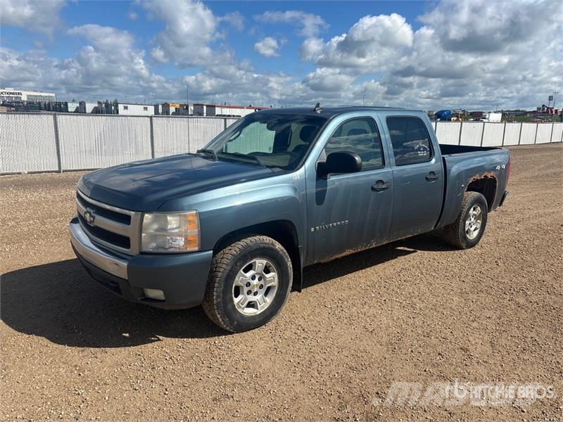 Chevrolet Silverado 1500 LT 4x4 Crew Cab Pickup Ostalo