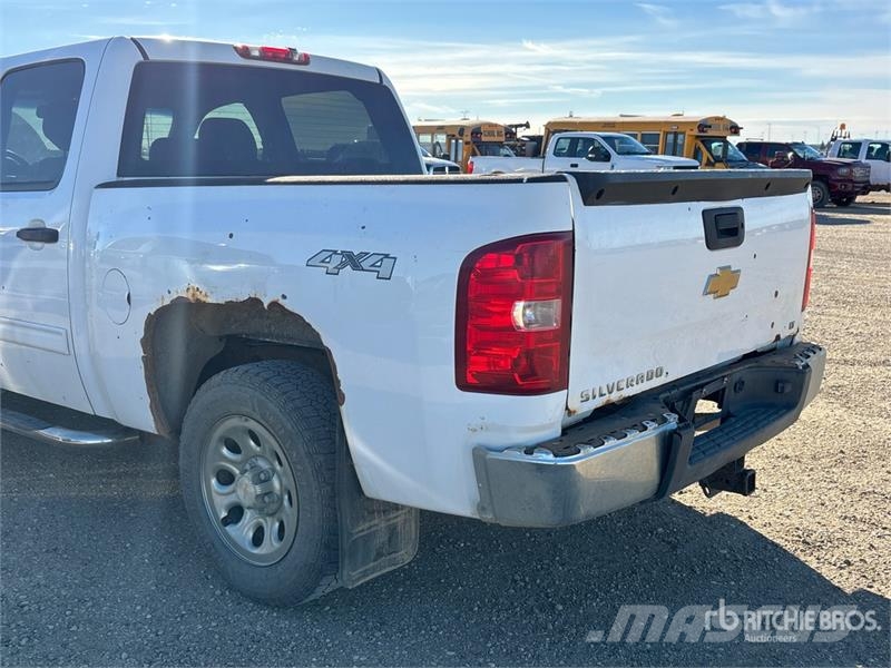 Chevrolet Silverado 1500 LT 4x4 Crew Cab Pickup Anders