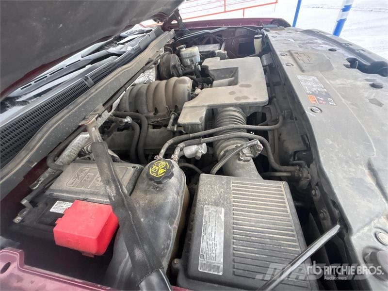 Chevrolet Silverado 1500 4x4 Crew Cab Pickup Andere Transporter