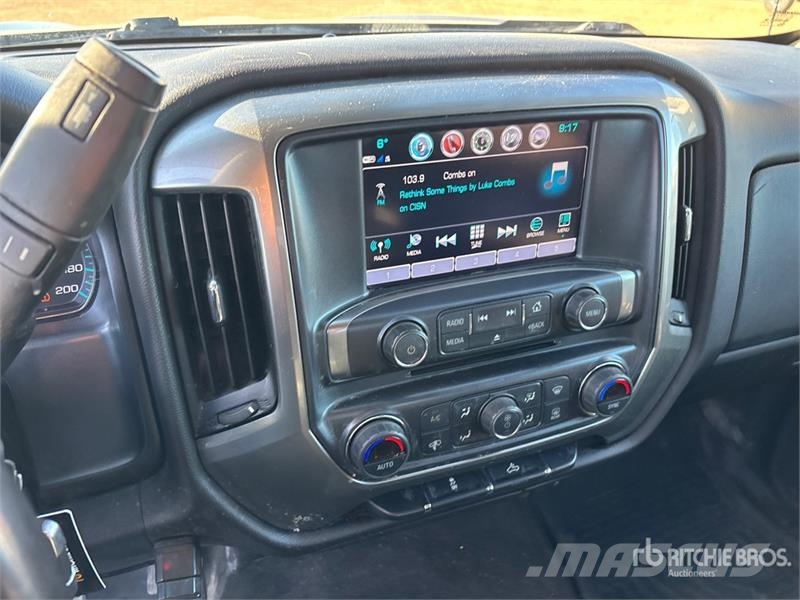 Chevrolet Silverado 1500 LT 4x4 Crew Cab Hybrid Pickup Diger