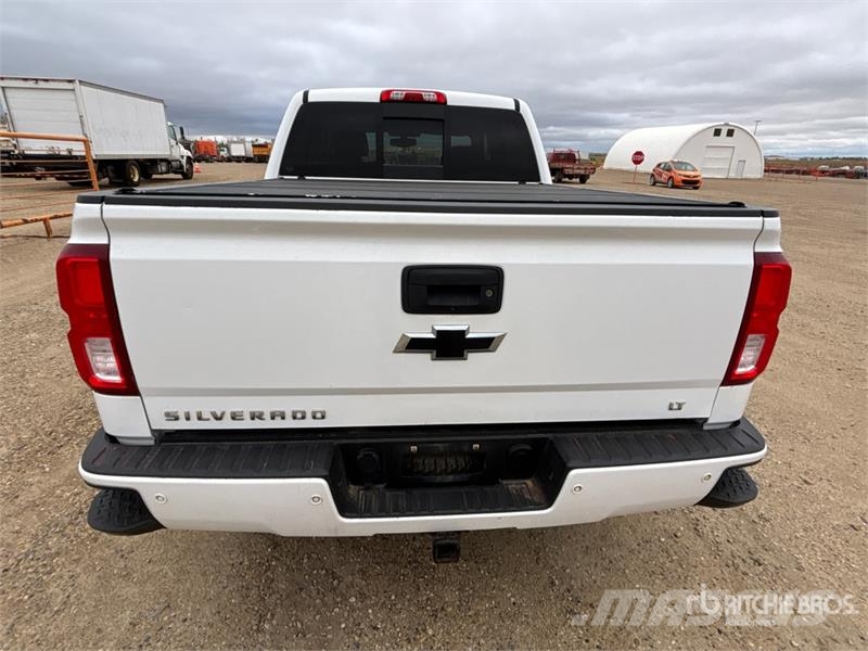 Chevrolet Silverado 1500 LT 4x4 Crew Cab Pickup Další