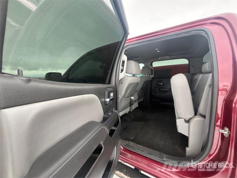 Chevrolet Silverado 1500 4x4 Crew Cab Pickup Andere Transporter