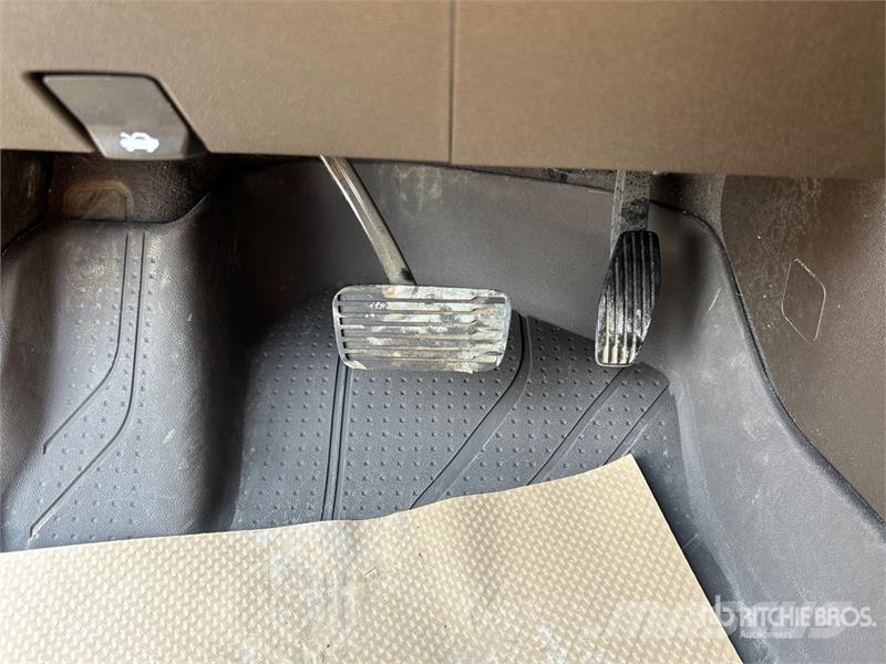 Chevrolet Silverado 1500 RST 4x4 Crew Cab Pickup Ostalo