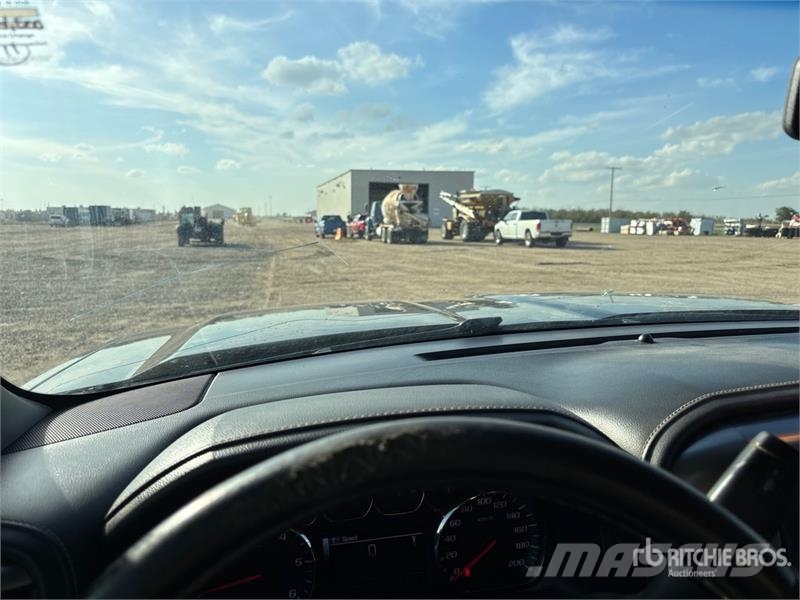 Chevrolet Silverado 1500 LTZ 4x4 Crew Cab Pickup Autre fourgon / utilitaire
