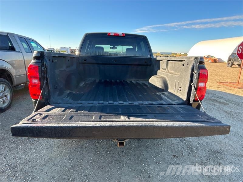 Chevrolet Silverado 1500 LT 4x4 Crew Cab Hybrid Pickup Diger