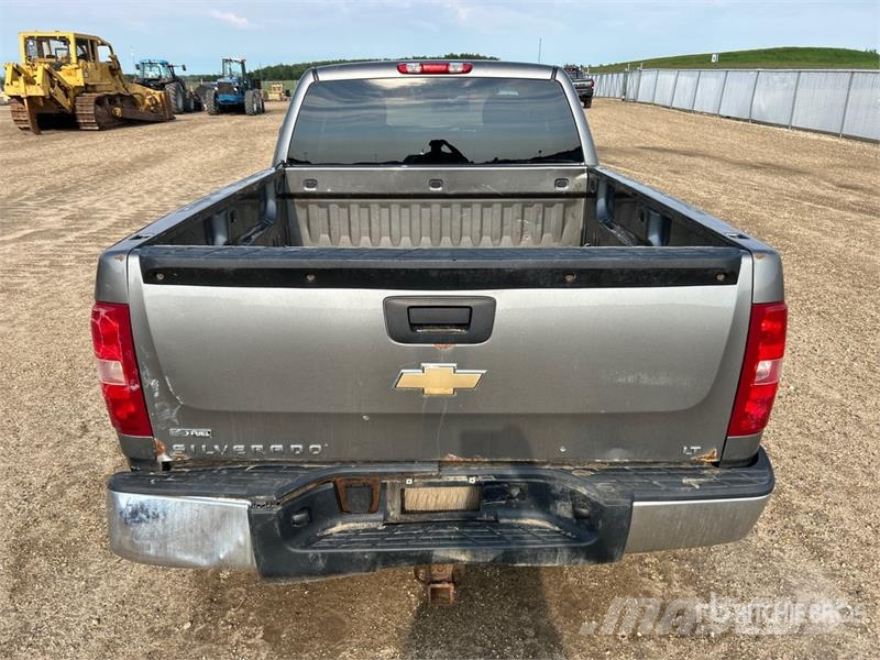 Chevrolet Silverado 1500 LT 4x4 Extended Cab Pickup Ostalo