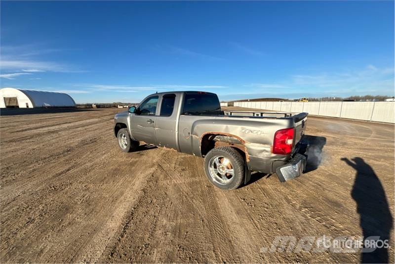Chevrolet Silverado 1500 LT 4x4 Extended Cab Pickup Anders