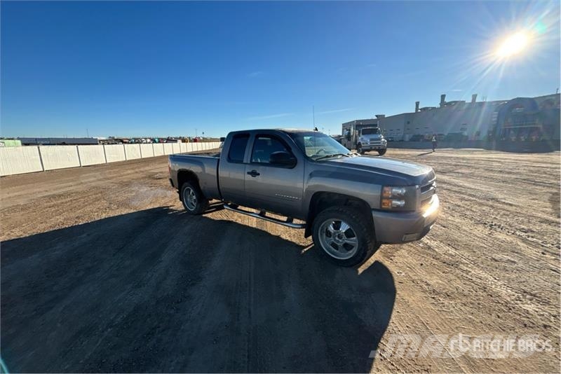 Chevrolet Silverado 1500 LT 4x4 Extended Cab Pickup Anders