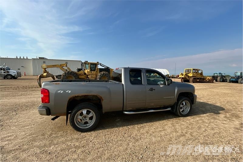 Chevrolet Silverado 1500 LT 4x4 Extended Cab Pickup Ostalo