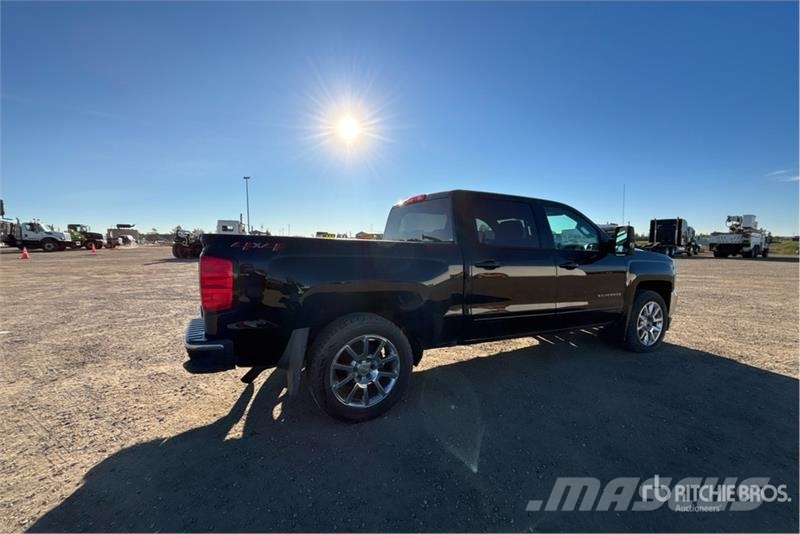Chevrolet Silverado 1500 LT 4x4 Crew Cab Hybrid Pickup Diger