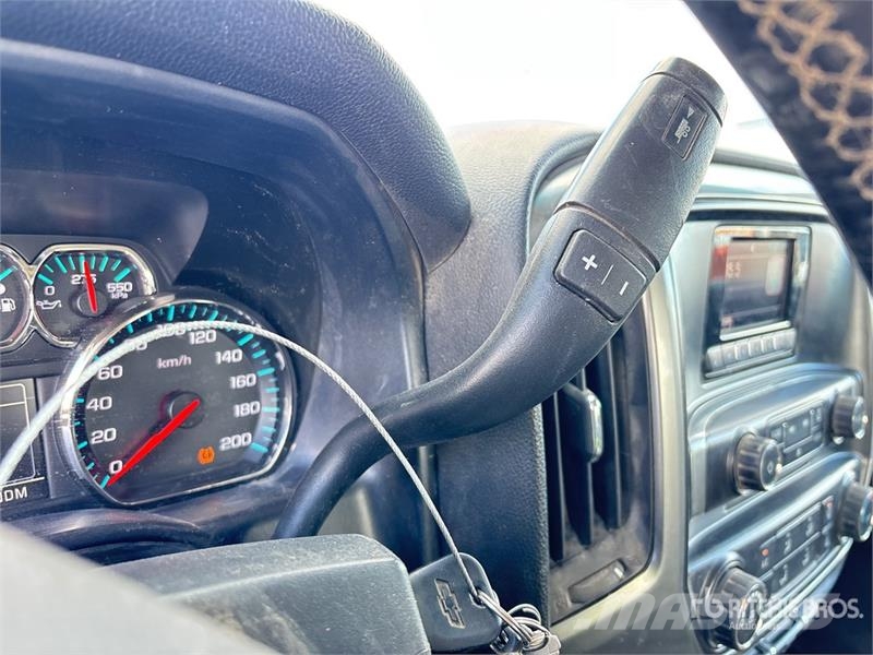 Chevrolet Silverado 1500 LT 4x4 Crew Cab Pickup Drugi