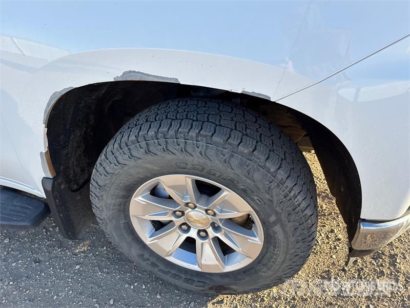 Chevrolet Silverado 1500 LT 4x4 Crew Cab Pickup Інше