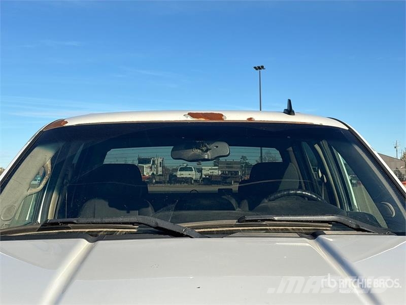 Chevrolet Silverado 1500 LT 4x4 Crew Cab Pickup Furgoni altro