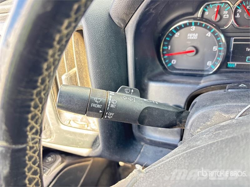 Chevrolet Silverado 1500 LT 4x4 Crew Cab Pickup Drugi
