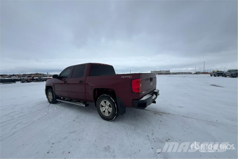 Chevrolet Silverado 1500 4x4 Crew Cab Pickup Andere Transporter