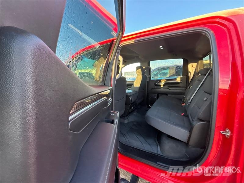 Chevrolet Silverado 1500 LT 4x4 Crew Cab Pickup Drugi