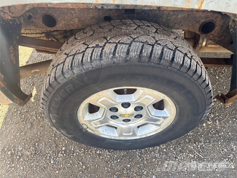 Chevrolet Silverado 1500 LT 4x4 Crew Cab Pickup Ostalo