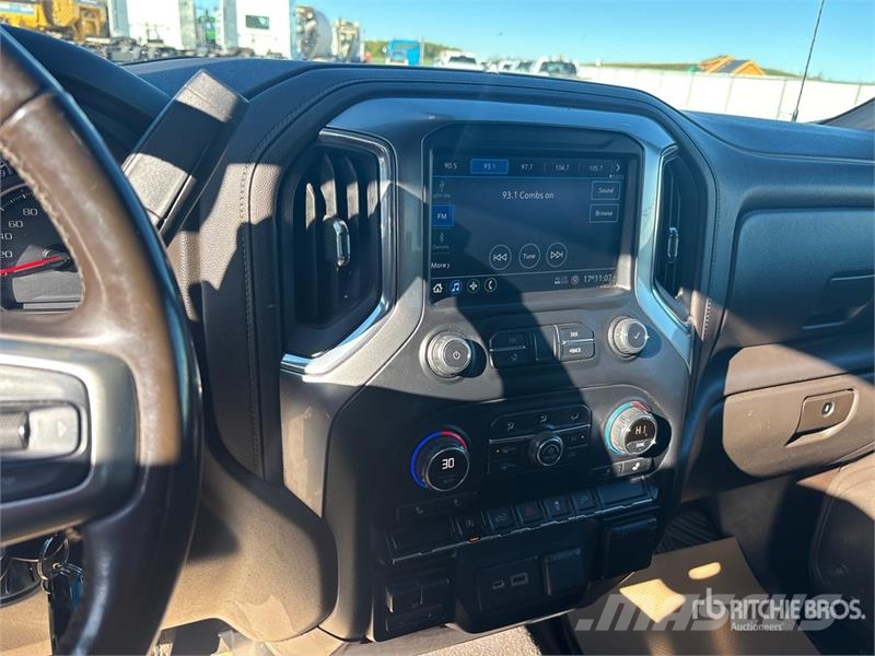 Chevrolet Silverado 1500 LT 4x4 Crew Cab Pickup 其他