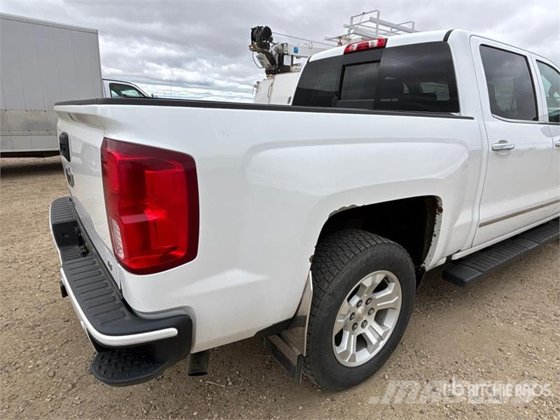 Chevrolet Silverado 1500 LT 4x4 Crew Cab Pickup Další