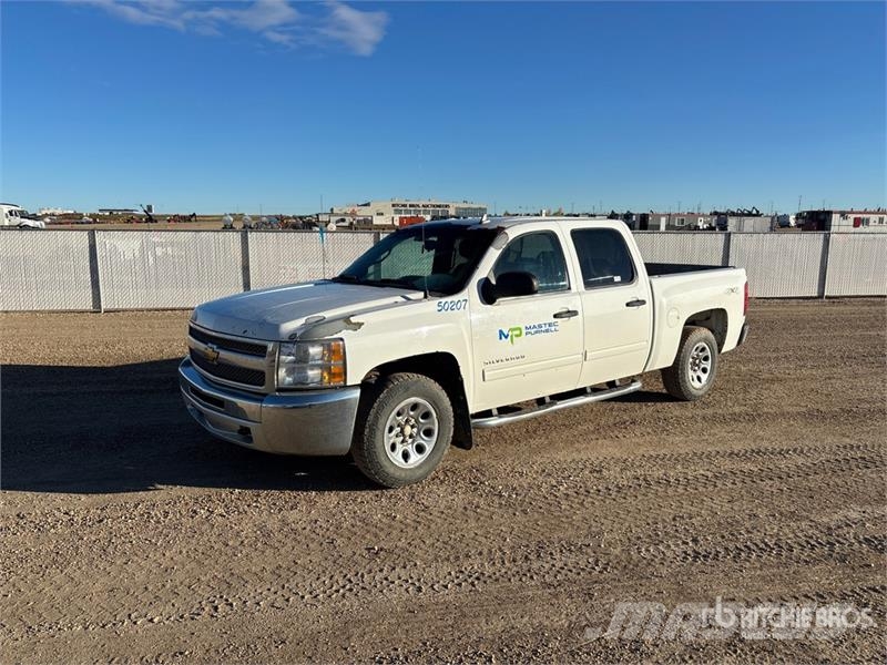 Chevrolet Silverado 1500 LT 4x4 Crew Cab Pickup أخرى
