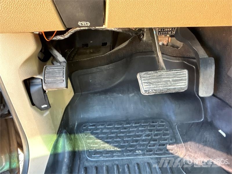 Chevrolet Silverado 1500 4x4 Pickup Diger