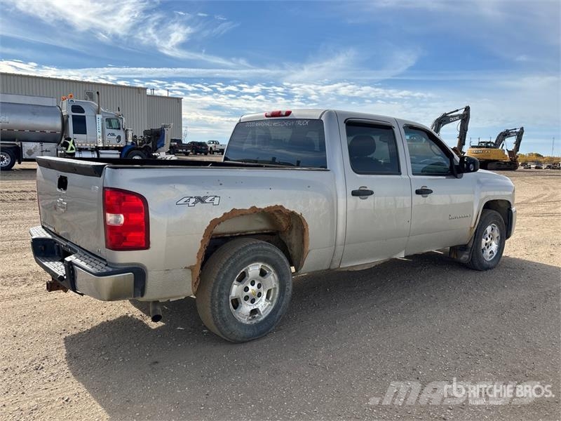 Chevrolet Silverado 1500 LT 4x4 Crew Cab Pickup Ostalo