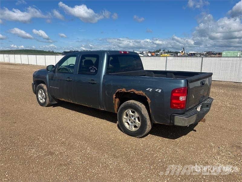 Chevrolet Silverado 1500 LT 4x4 Crew Cab Pickup Ostalo