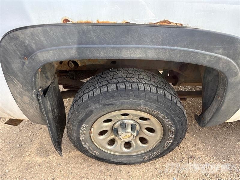 Chevrolet Silverado 1500 LT 4x4 Extended Cab Pickup Muu