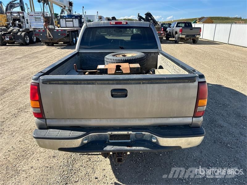 Chevrolet Silverado 1500 4x4 Crew Cab Pickup Прочие фургоны